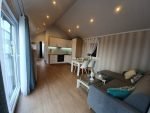 Casa Móvel "Reale III" 12x4m – Fachada em Madeira e 3 Quartos (Totalmente Equipada com Eletrodomésticos) - Image 11