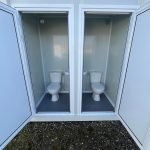 Módulo Sanitário Pré-fabricado Duplo (2 Casas de Banho Independentes) – WC Masculino/Feminino Isolado