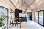 Casa modular moderna em madeira com terraço incluído - Image 3