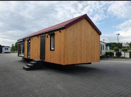 Casa Móvel "Reale I" 12x4m – Chalet Residencial com 3 Quartos (Acabamentos em Madeira & Design Moderno)