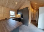 Casa Móvel "Reale I" 12x4m – Chalet Residencial com 3 Quartos (Acabamentos em Madeira & Design Moderno) - Image 2