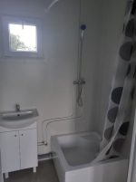 Contentor Sanitário Balneário 6x2,9m – Entrada Dupla com Duche e 2 Sanitas (Isolamento 100mm) - Image 3