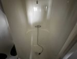 Contentor Sanitário 20 Pés Usado (6x2,4m) – Bloco de 6 Chuveiros com Caldeira de 300L e Lavandaria - Image 11