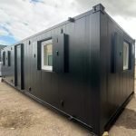 Contentor Modular 40 Pés Escritório/Cantina – Design "Black Edition" com Amplas Vidraças (Antivandalismo) - Image 9