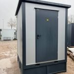 Contentor Sanitário 2x2m com Duche e Reservatório – Banheiro Móvel Completo (Isolado e Aquecido)