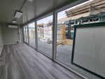 Monobloco Escritório de Vendas "Glass" 12x2,5m – Vidraça Panorâmica e Isolamento 100mm (Climatizado) - Image 10